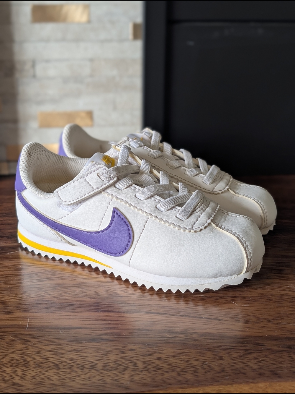 Nike Kids' Classic Leather-Style Sneakers in White & Purple Size 8c